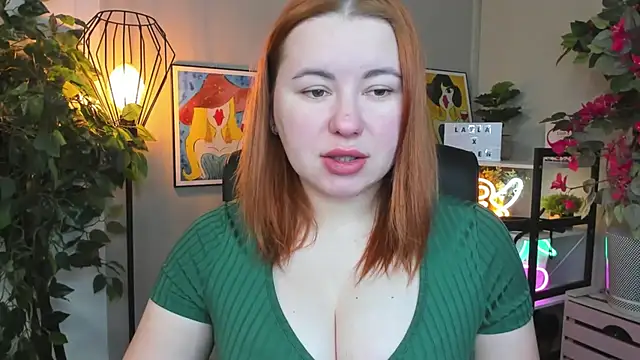 LAYLAxSTAR online show from February 4, 7:58 am