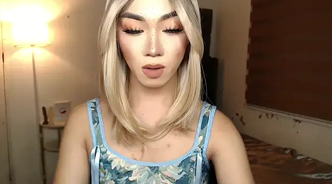 Local Hoelyx online show from March 15, 10:00 pm