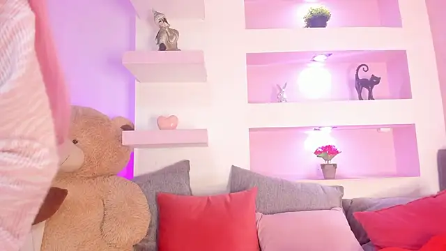  liathompsom09 online show from December 16, 8:03 pm