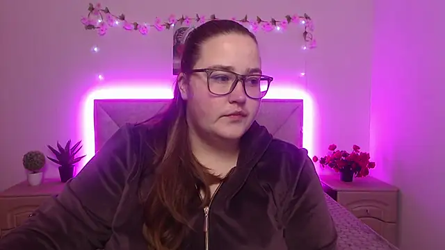 Snapshot of XX_Daniella_XX chatting on April 22, 6:27 am XX Daniella XX online show from April 22, 6:27 am