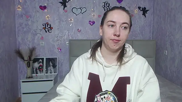 KaleyReed online show from February 9, 6:43 am