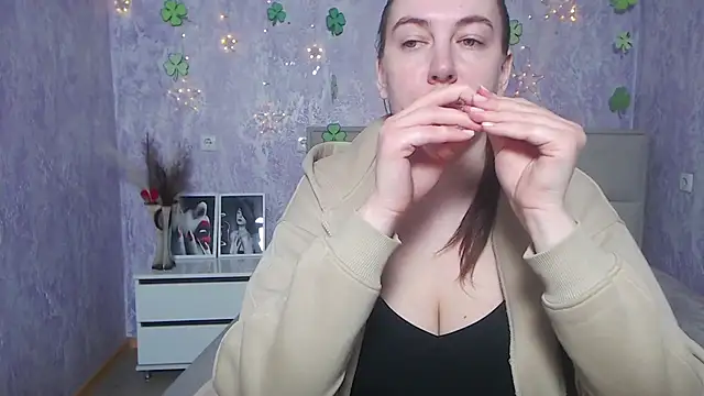 KaleyReed online show from March 15, 9:30 am