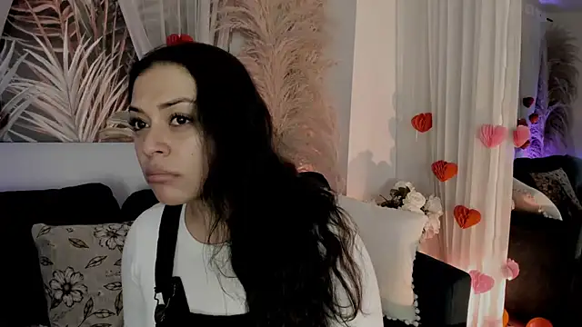 Nicolle W online show from February 14, 11:51 am