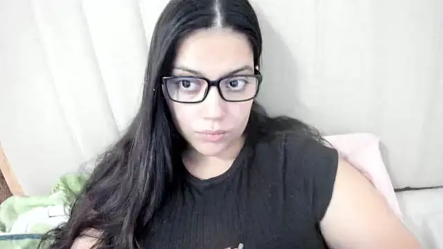 Snapshot of roniewester chatting on October 9, 10:57 am roniewester online show from October 9, 10:57 am