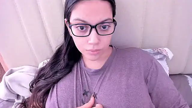 Snapshot of roniewester chatting on October 19, 2:50 pm roniewester online show from October 19, 2:50 pm