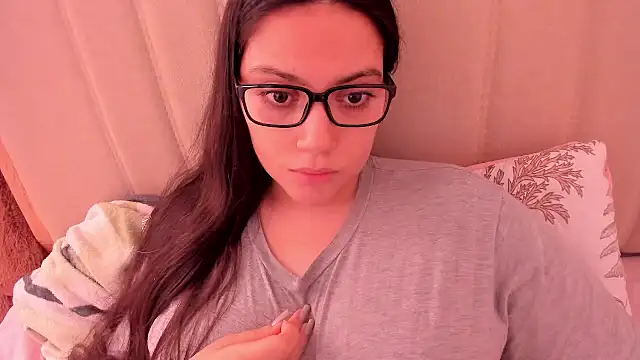 Snapshot of roniewester chatting on October 25, 5:30 pm roniewester online show from October 25, 5:30 pm