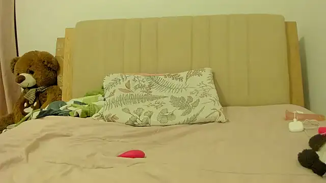 Snapshot of roniewester chatting on October 28, 11:51 pm roniewester online show from October 28, 11:51 pm