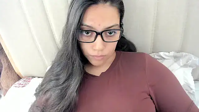 Snapshot of roniewester chatting on November 8, 2:28 pm roniewester online show from November 8, 2:28 pm