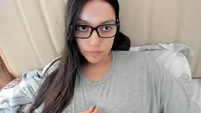 Snapshot of roniewester chatting on November 10, 3:22 pm roniewester online show from November 10, 3:22 pm