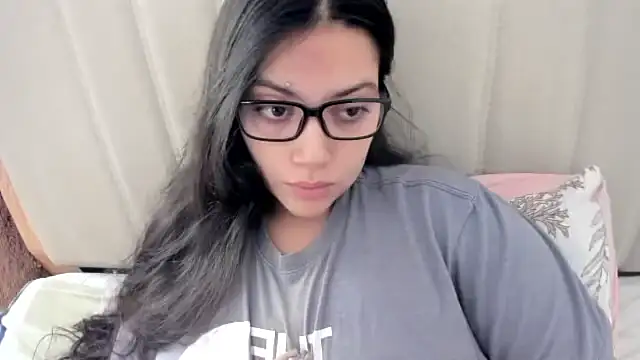 roniewester online show from December 14, 1:27 pm