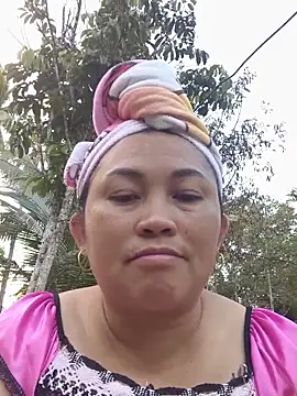 LalaiAsian online show from March 22, 9:13 am