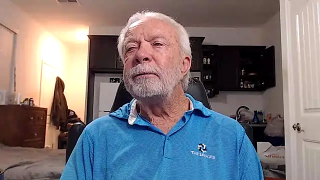 Snapshot of rockpoint69 chatting on April 30, 8:31 am rockpoint69 online show from April 30, 8:31 am