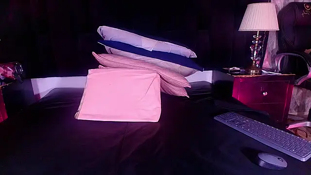 shelsyloreds online show from November 6, 11:55 am