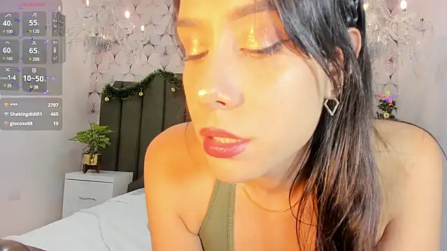 PilarJones  online show from December 20, 4:04 pm