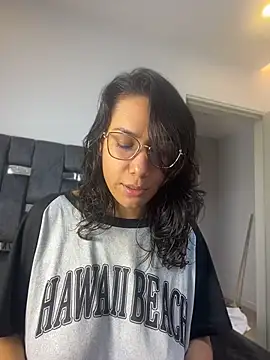 Snapshot of PilarJones_ chatting on April 19, 6:10 pm PilarJones online show from April 19, 6:10 pm