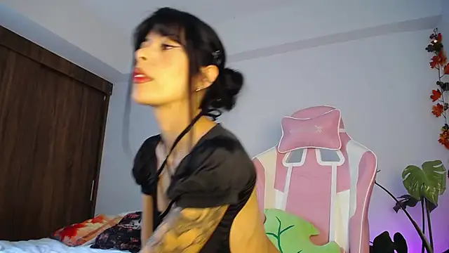 Snapshot of maggie_kay chatting on October 9, 4:05 pm maggie kay online show from October 9, 4:05 pm