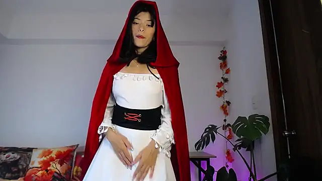 Snapshot of maggie_kay chatting on October 31, 3:24 pm maggie kay online show from October 31, 3:24 pm