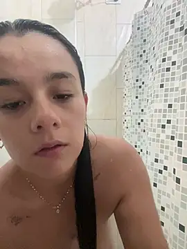 Snapshot of _dinna chatting on February 11, 9:46 pm dinna online show from February 11, 9:46 pm