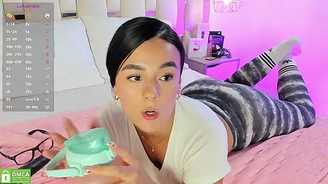 Snapshot of _dinna chatting on February 13, 1:19 am dinna online show from February 13, 1:19 am