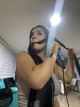 Snapshot of _dinna chatting on March 1, 1:11 am dinna online show from March 1, 1:11 am