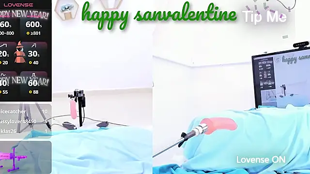 Snapshot of naty_girl_ chatting on February 14, 2:28 am naty girl online show from February 14, 2:28 am