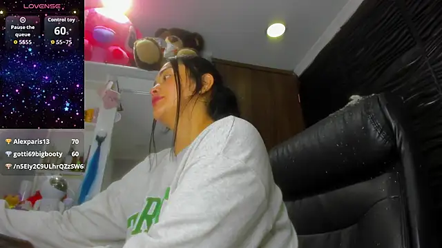 Snapshot of Pocahontas_d chatting on December 1, 10:09 am Pocahontas d online show from December 1, 10:09 am