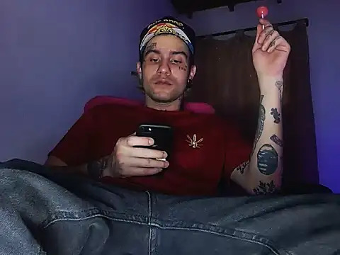 Snapshot of Christian_Stiven1 chatting on February 15, 1:31 am Christian Stiven1 online show from February 15, 1:31 am