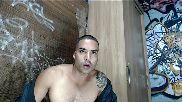 Snapshot of Justin_Frank chatting on October 22, 8:30 pm Justin Frank online show from October 22, 8:30 pm