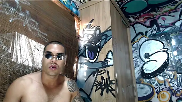 Snapshot of Justin_Frank chatting on February 18, 10:17 pm Justin Frank online show from February 18, 10:17 pm