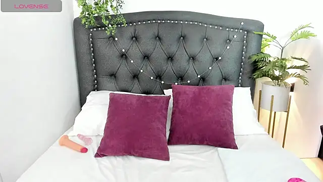 sahara1802 online show from January 14, 5:35 am