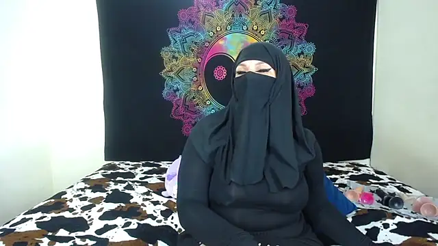 evelyn  salah online show from November 5, 2:00 am