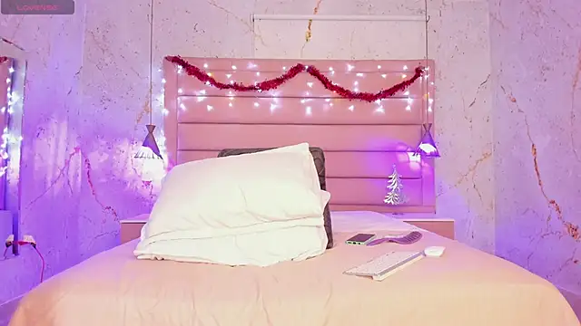 Scarleett 22 online show from December 23, 7:52 pm