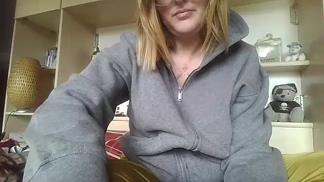 LiquidLeonie online show from March 24, 12:32 pm