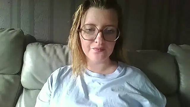 LiquidLeonie online show from April 5, 10:12 am