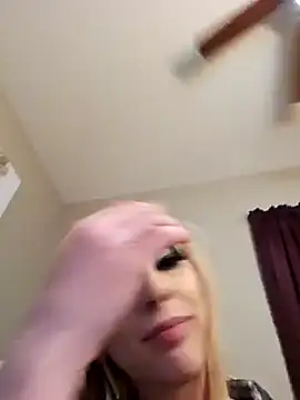 AmethystFoxx online show from January 13, 8:04 pm