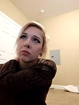 AmethystFoxx online show from December 18, 10:16 pm