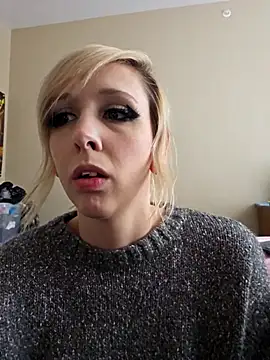 Snapshot of AmethystFoxx chatting on May 6, 9:31 pm AmethystFoxx online show from May 6, 9:31 pm