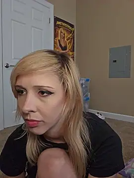 Snapshot of AmethystFoxx chatting on May 20, 6:36 pm AmethystFoxx online show from May 20, 6:36 pm