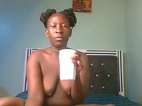 Snapshot of blackcuteebony chatting on October 5, 7:45 pm blackcuteebony online show from October 5, 7:45 pm