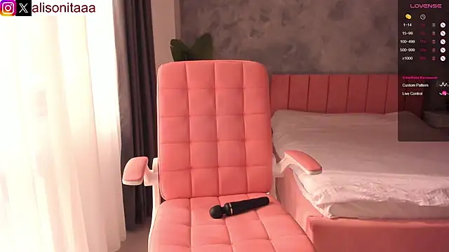 daddysgirl2222 online show from March 10, 1:32 pm