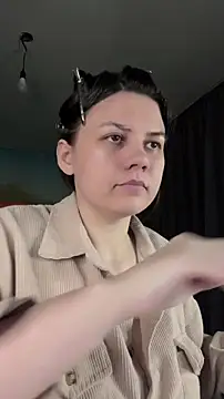 Snapshot of NinaVI chatting on March 16, 6:12 pm NinaVI online show from March 16, 6:12 pm