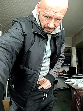 Snapshot of wilkalfa chatting on February 18, 11:17 am wilkalfa online show from February 18, 11:17 am