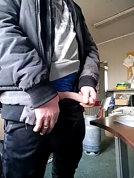 Snapshot of wilkalfa chatting on February 23, 7:39 am wilkalfa online show from February 23, 7:39 am