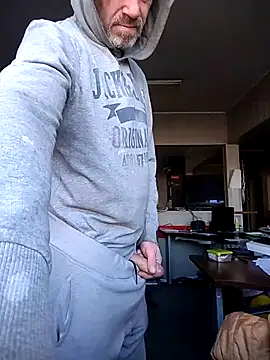 Snapshot of wilkalfa chatting on April 2, 6:44 am wilkalfa online show from April 2, 6:44 am