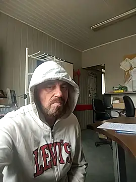 Snapshot of wilkalfa chatting on April 9, 10:20 am wilkalfa online show from April 9, 10:20 am