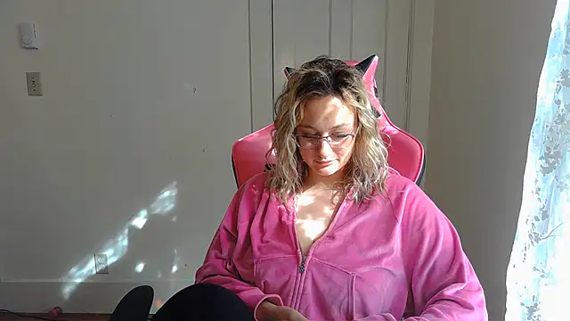 ashleyblaydex online show from May 25, 8:59 pm