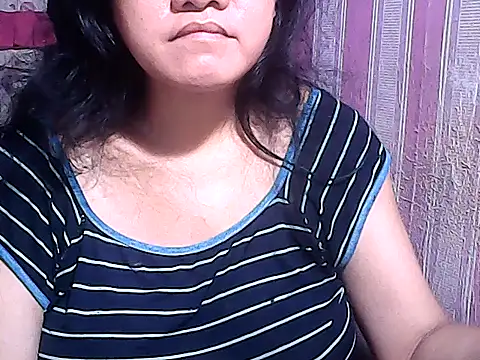 sweetsosie18 online show from October 15, 4:45 am