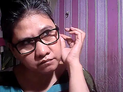 sweetsosie18 online show from November 26, 1:06 am