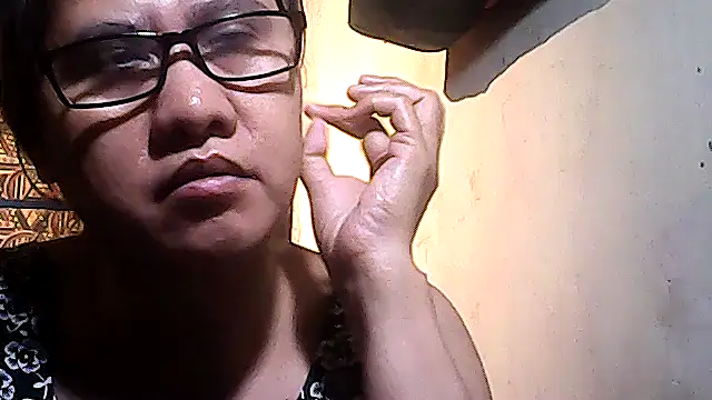 sweetsosie18 online show from December 18, 5:30 pm