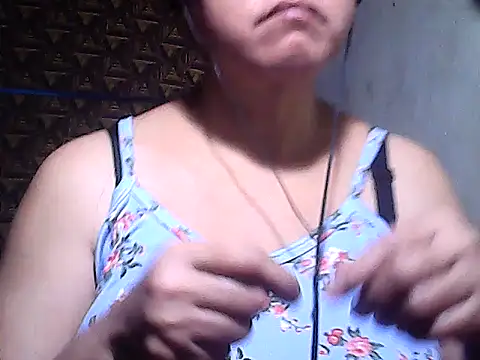 sweetsosie18 online show from February 14, 6:43 am